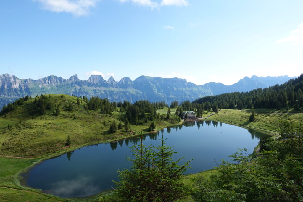 Grosssee mit den Churfirsten im Hintergrund. Judith kennt jeden Gipfel!